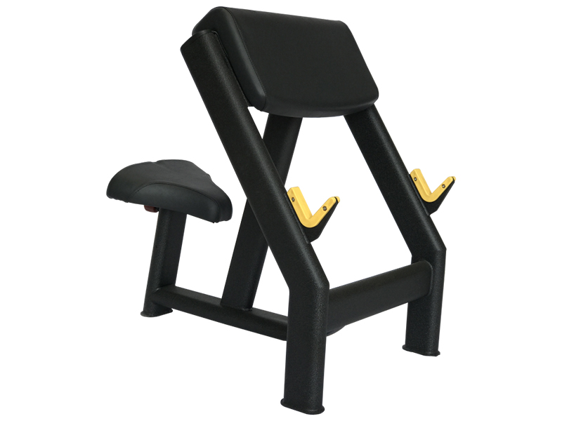 O-033 Seated Preacher Curl
